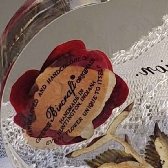 Vintage Bircraft Valentine Acrylic Heart Paperweight with Embedded Roses 4 inch - Picture 3 of 7